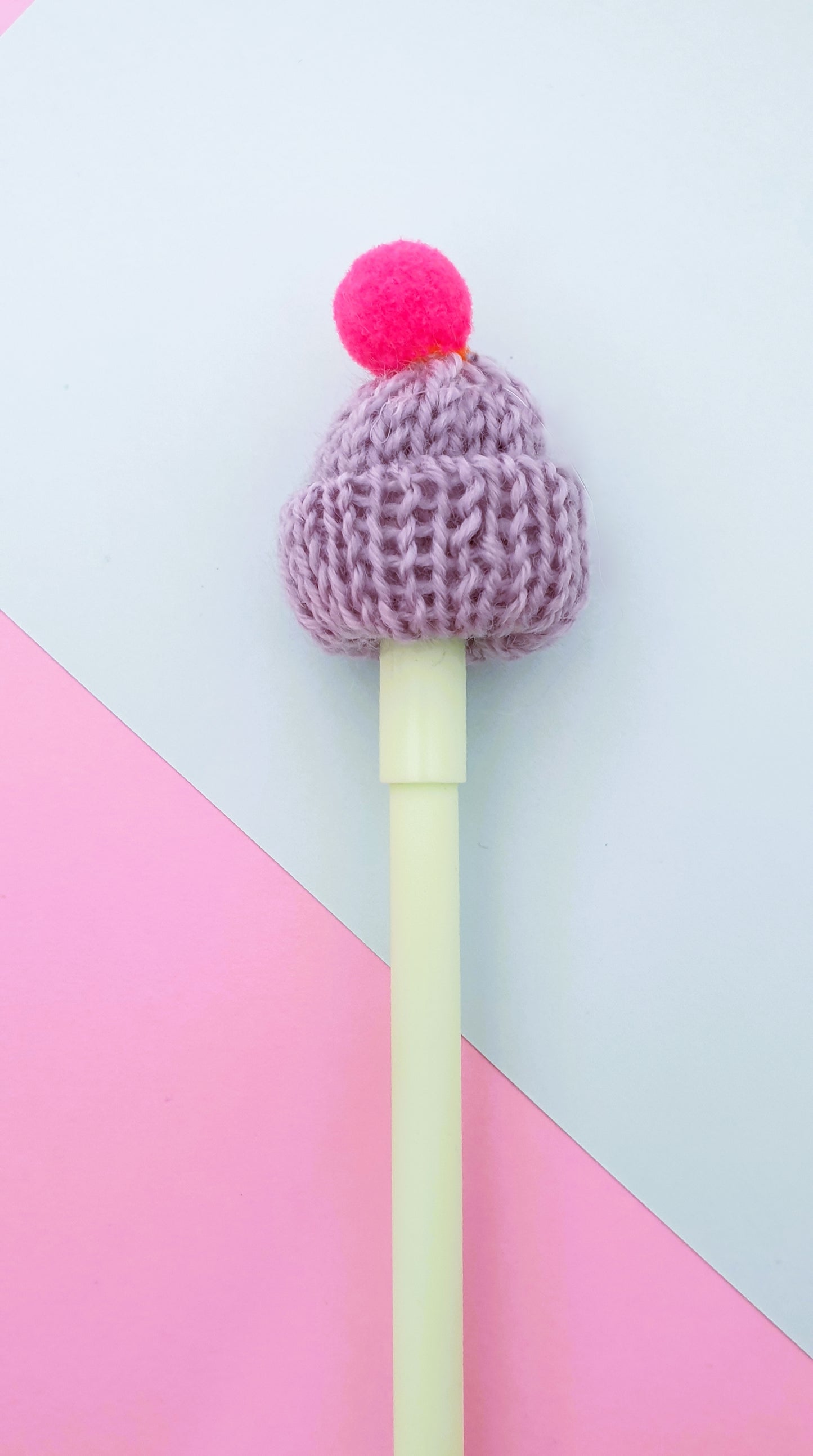 Gel pen with winter hat