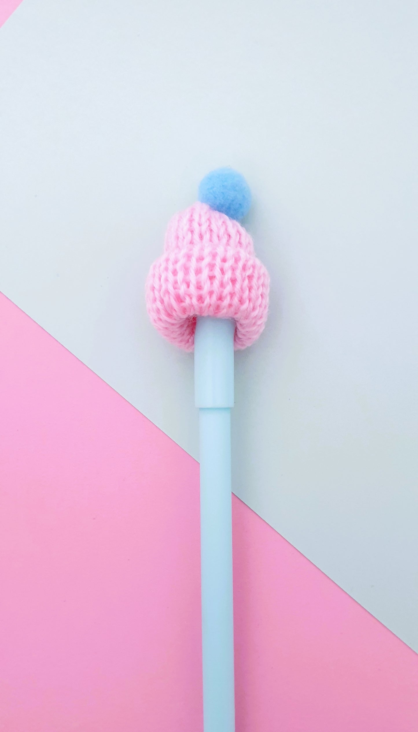 Gel pen with winter hat