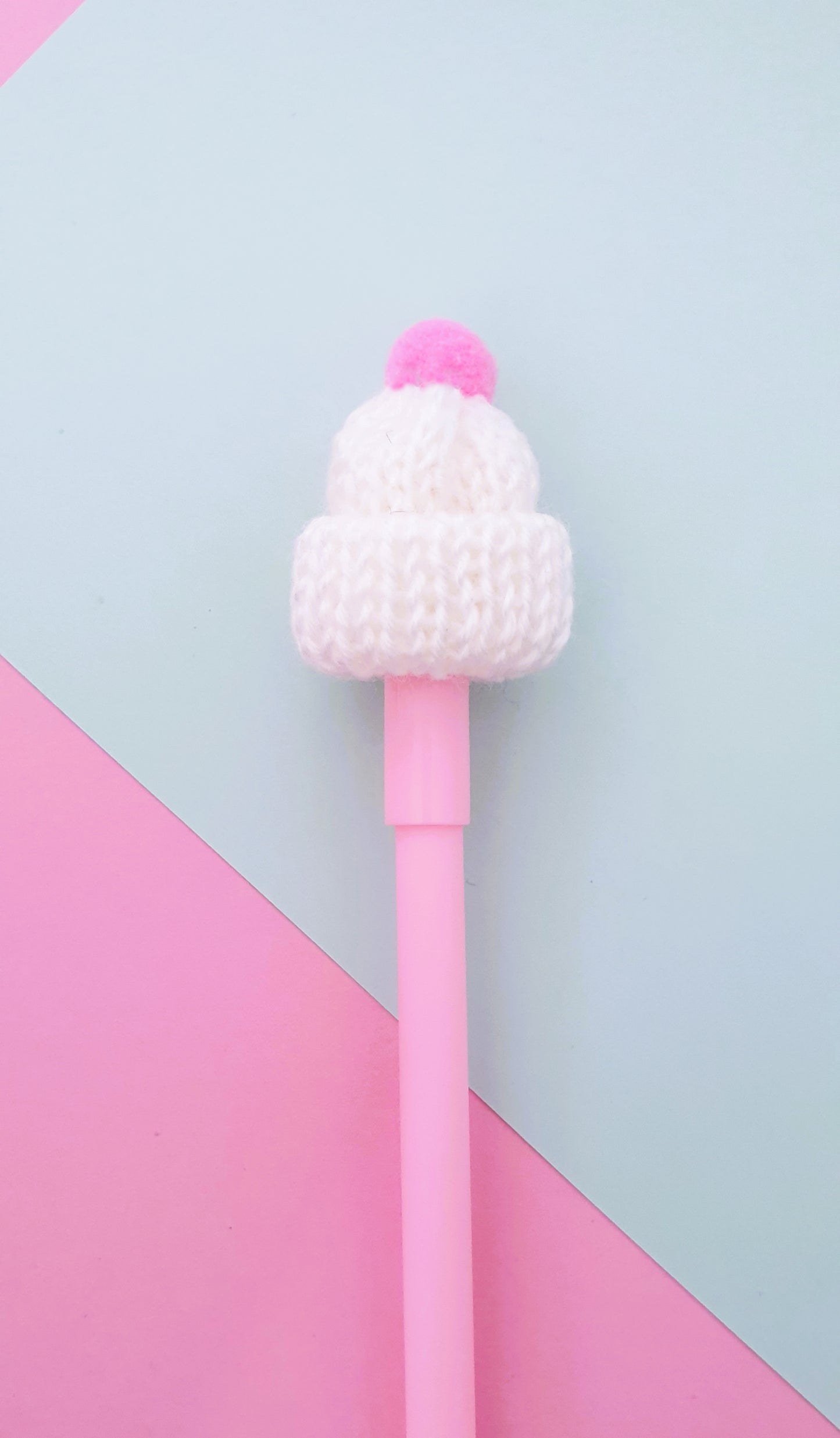 Gel pen with winter hat